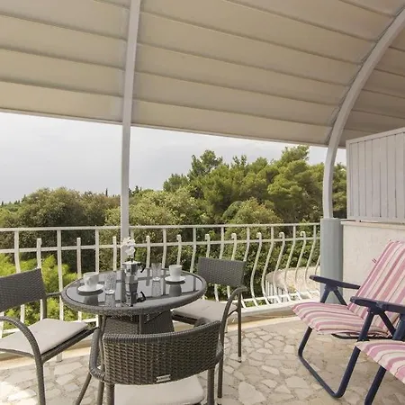 Daire In With Terrace, Air Condition, Wifi, Washing Machine