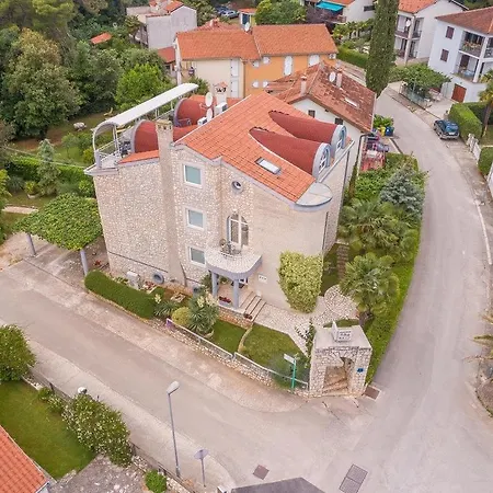 Apartment In With Terrace, Air Condition, Wifi, Washing Machine