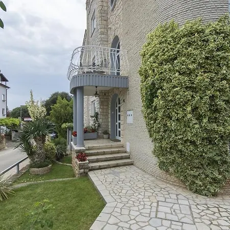 Daire In With Terrace, Air Condition, Wifi, Washing Machine Rovinj
