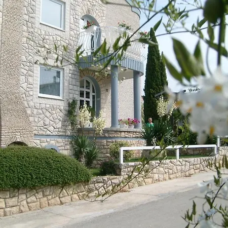Daire In With Terrace, Air Condition, Wifi, Washing Machine *