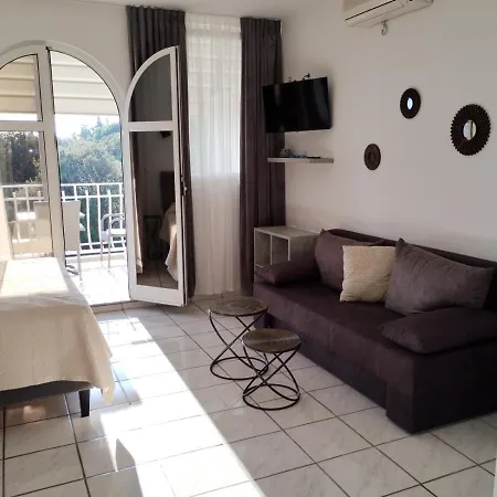 Apartment In With Terrace, Air Condition, Wifi, Washing Machine *
