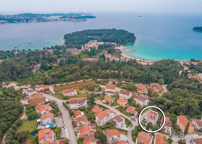 In With Terrace, Air Condition, Wifi, Washing Machine Ρόβινι